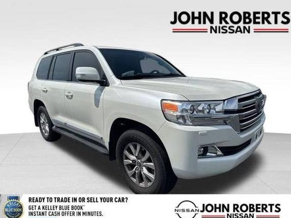 TOYOTA LAND CRUISER 2017 JTMCY7AJ6H4059323 image